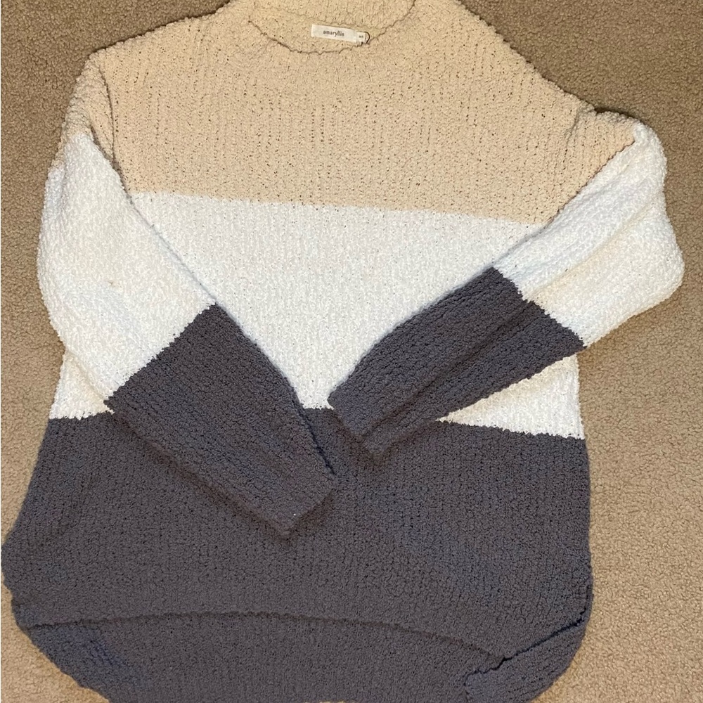 Amaryllis women’s M/L sweater